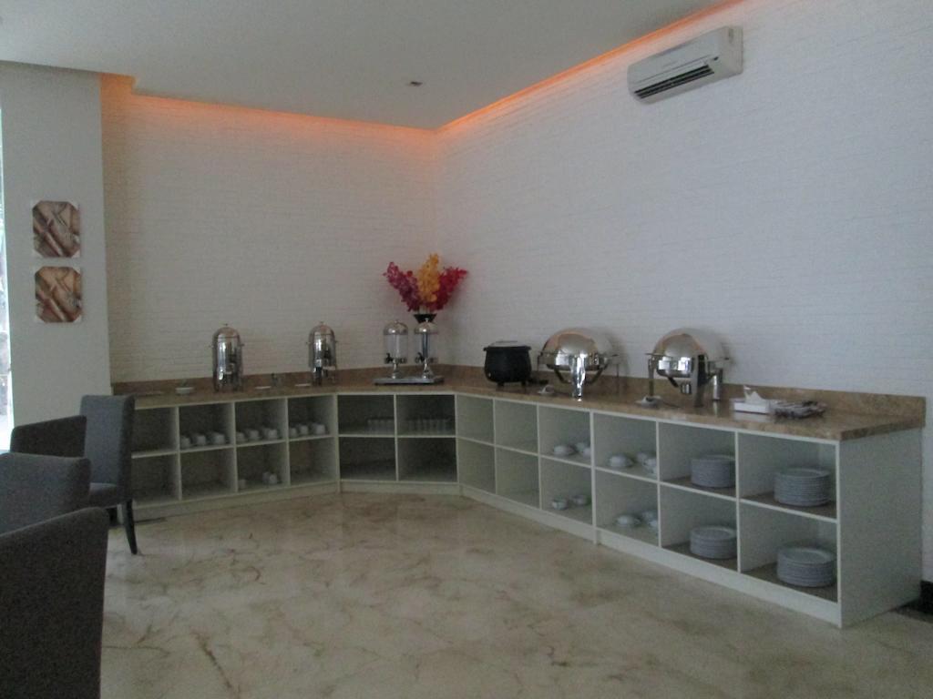 N3 Hotel Jakarta Buitenkant foto